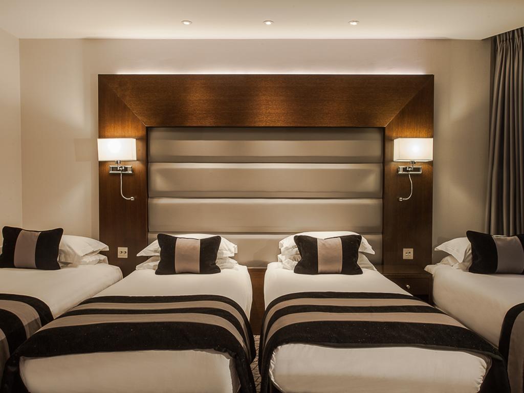 Park Grand Heathrow Hotel Hounslow Exterior photo