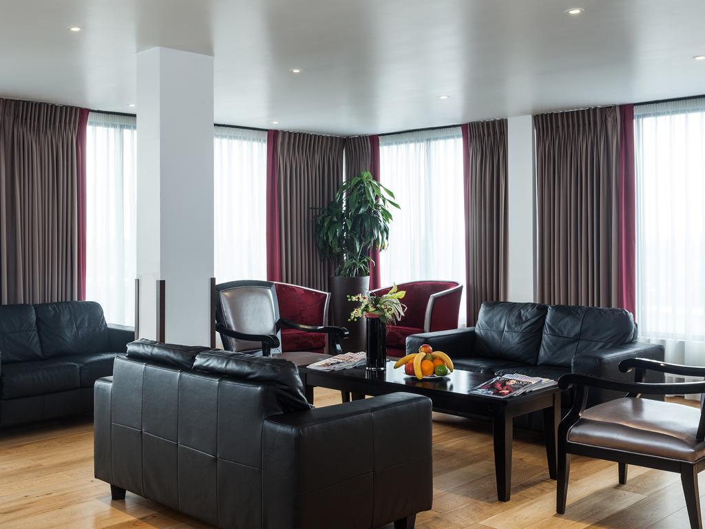 Park Grand Heathrow Hotel Hounslow Exterior photo