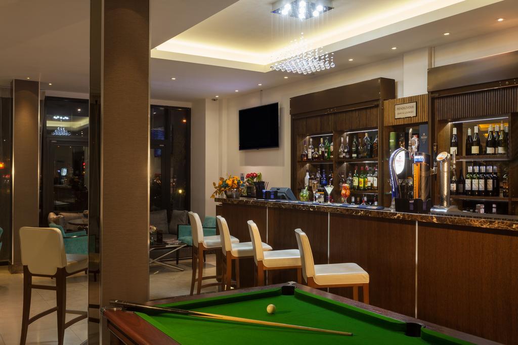 Park Grand Heathrow Hotel Hounslow Exterior photo