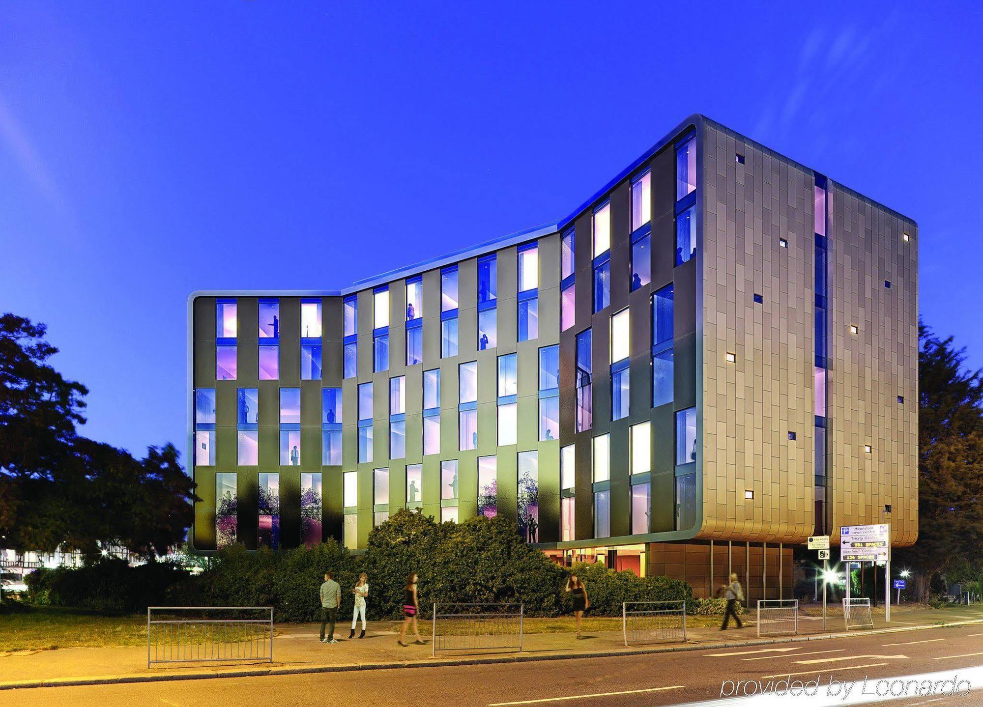 Park Grand Heathrow Hotel Hounslow Exterior photo