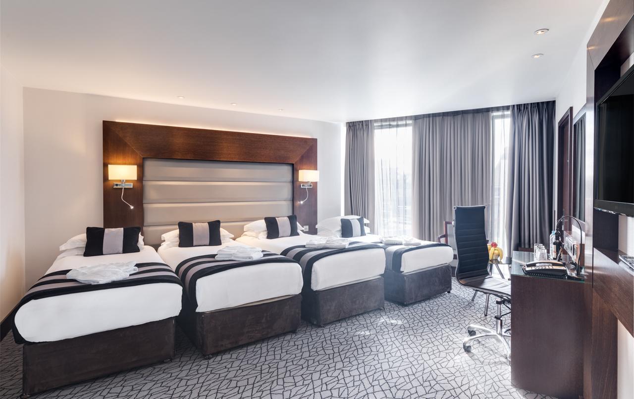 Park Grand Heathrow Hotel Hounslow Exterior photo